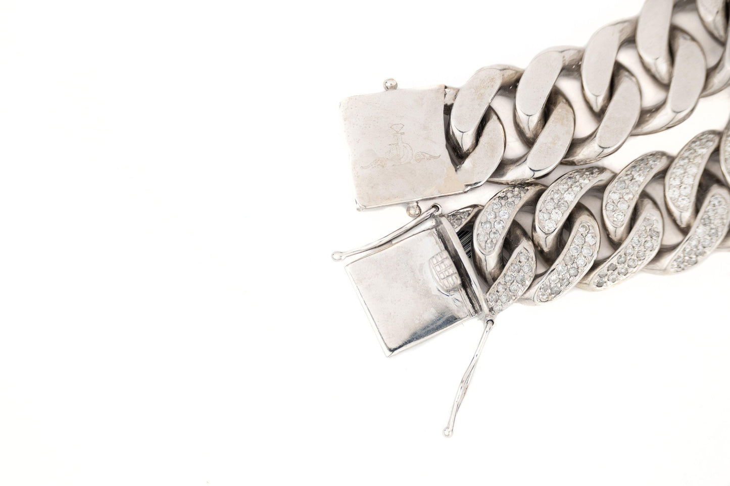 8mm White Gold Rounded Diamond Bracelet - Johnny Dang & Co