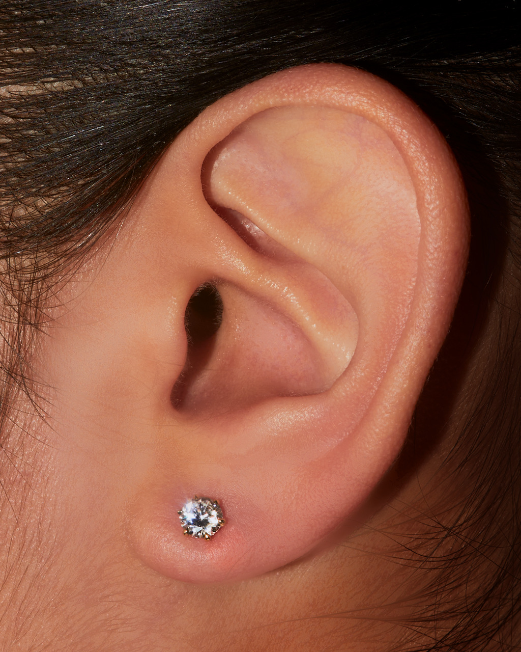 Round 6 Prong Stud