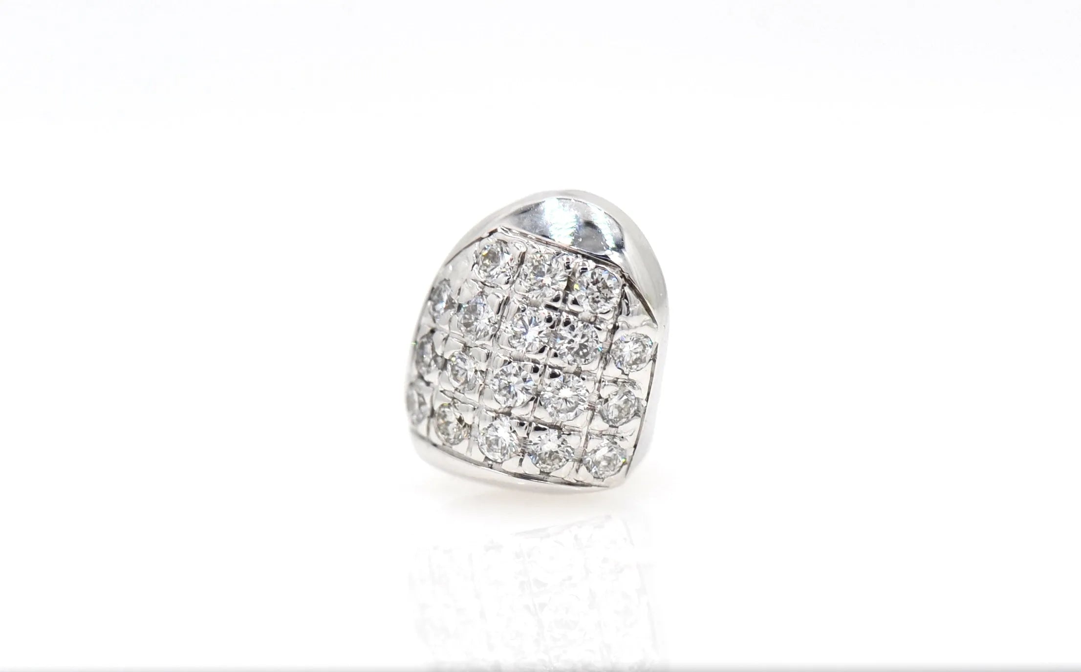 JDTK-G63-RIDING SOLO SINGLE 18K INDIVIDUAL DIAMOND TOOTH
