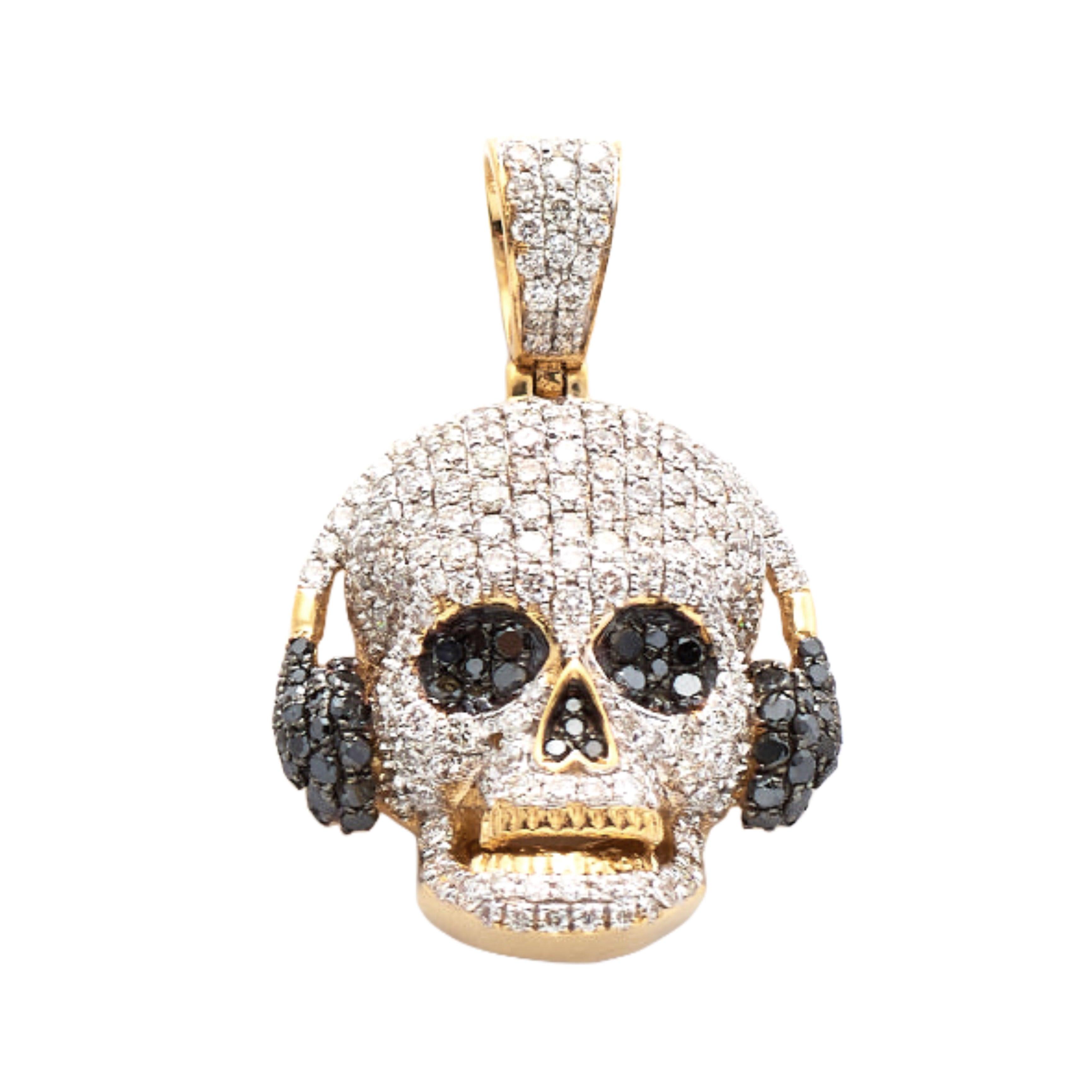 10KY 2.85CTW BLACK AND WHITE DIAMOND SKULL WITH - Johnny Dang & Co